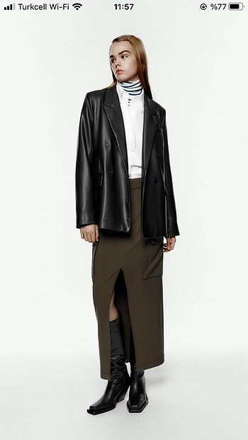 Zara vücuda oturan suni deri blazer