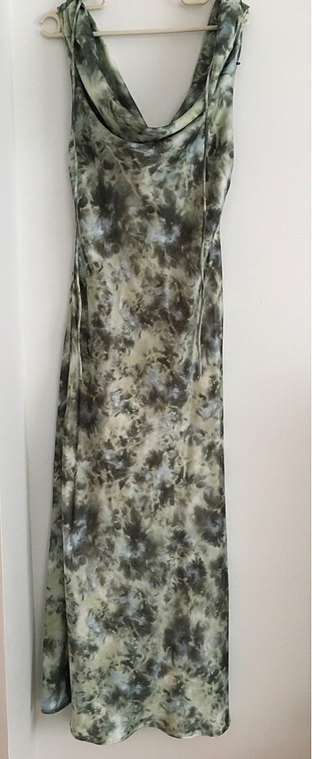 xs Beden Zara saten elbise