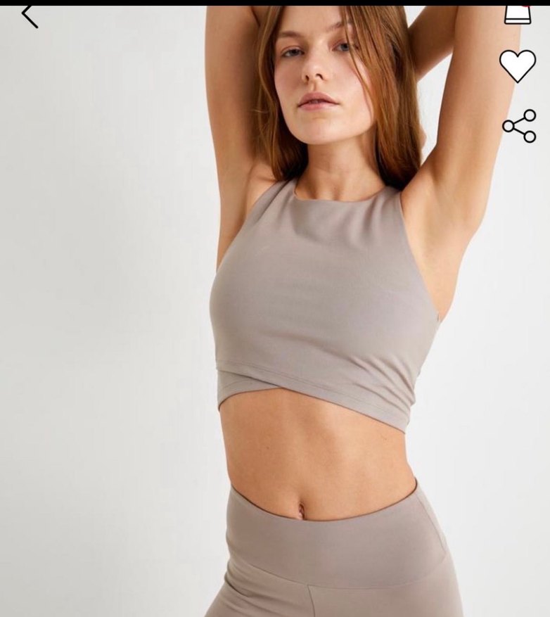 Oysho Model Halter Yaka Yumuşacık Crop Top - Görsel 2