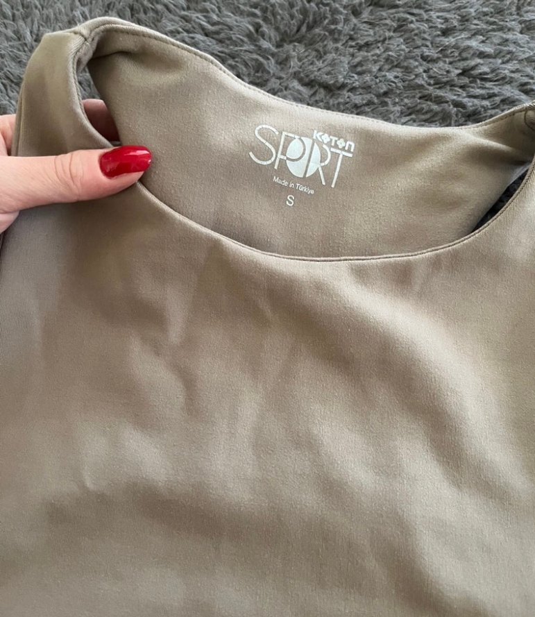 Oysho Model Halter Yaka Yumuşacık Crop Top - Görsel 4