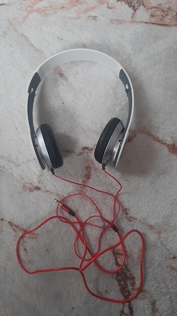 kulak üstü kulaklık 