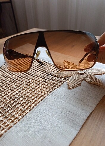  Beden kahverengi Renk Versace markalı güneş gözlüğü 