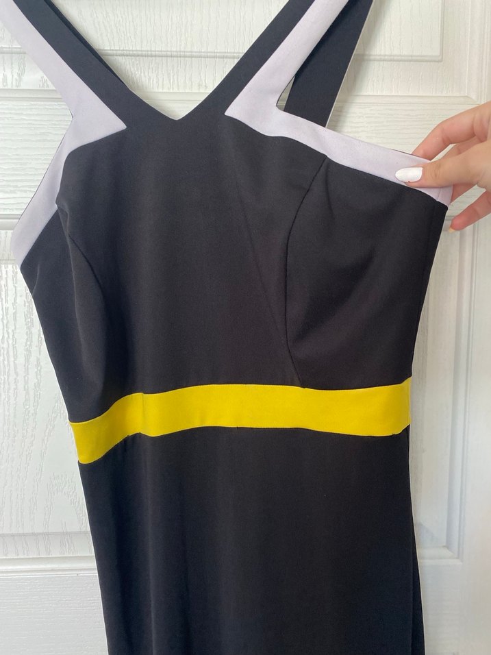 Vücuda oturan siyah elbise - Görsel 2