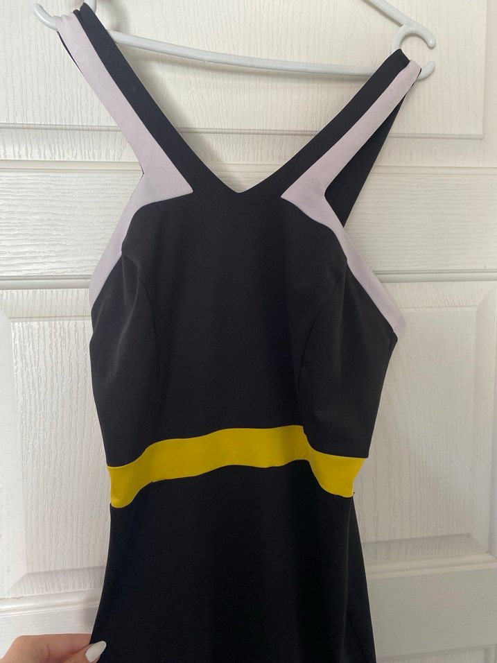 Vücuda oturan siyah elbise - Görsel 3