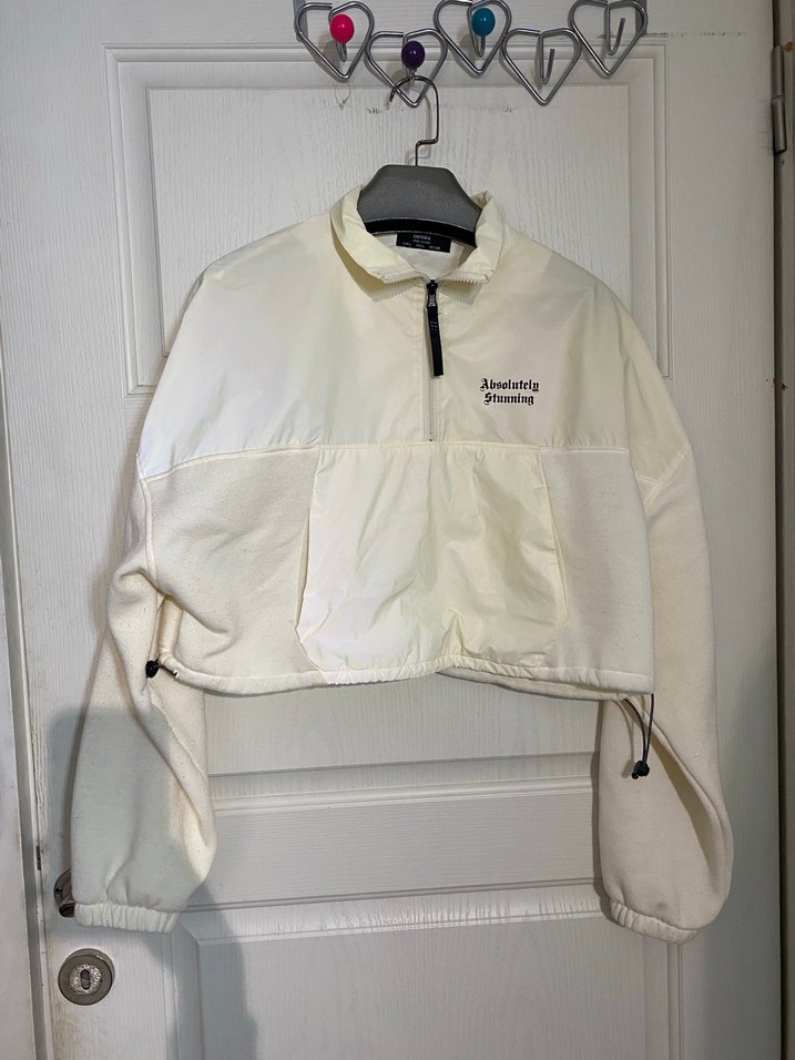 BERSHKA hologramlı sweatshirt - Görsel 3