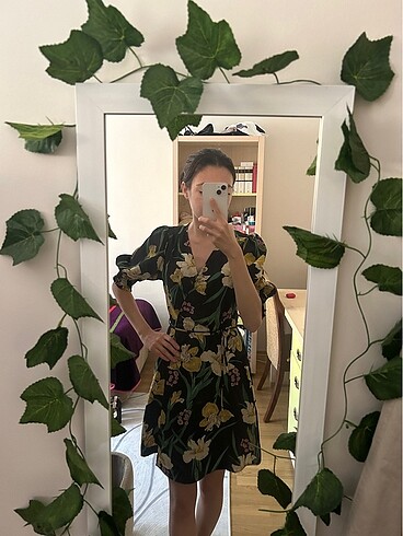 Mango çiçekli elbise