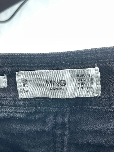 38 Beden siyah Renk Mango Jean / Kot %70 İndirimli.