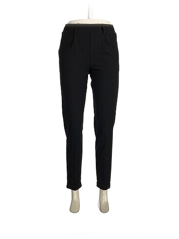 Bershka Kumaş Pantolon %70 İndirimli.
