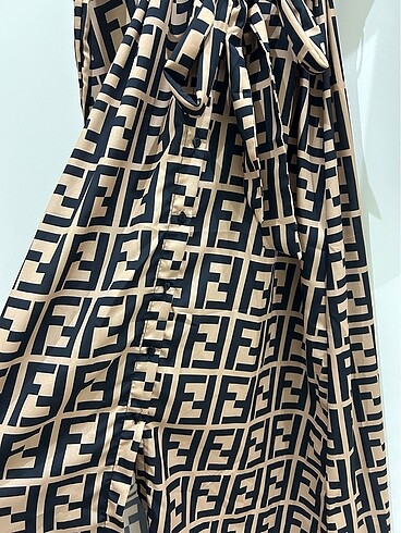 Diğer Fendi model elbise