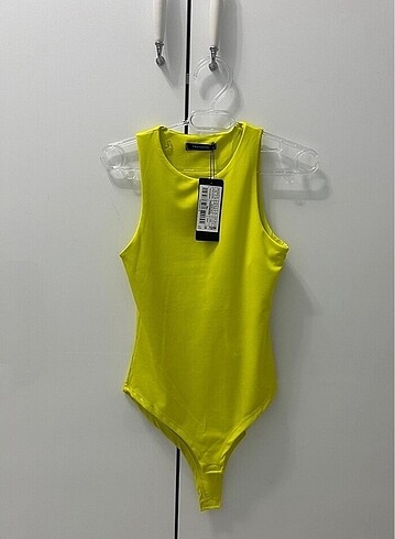 Trendyolmilla sarı bodysuit