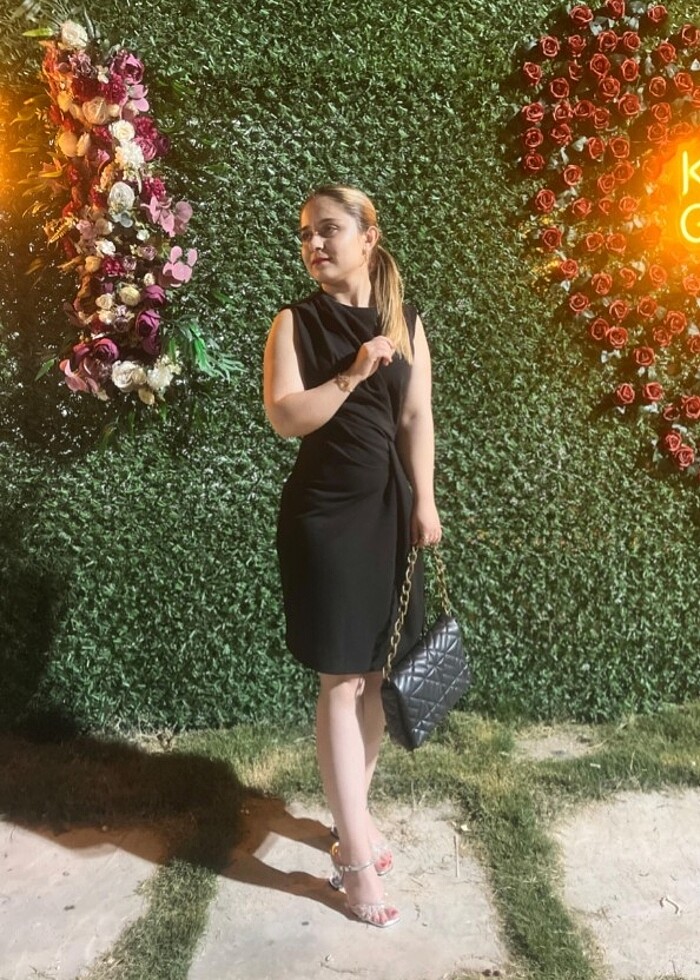 Siyah elbise - Görsel 2