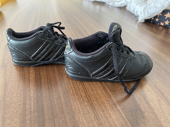22 Beden Adidas bebek spor ayakkabı