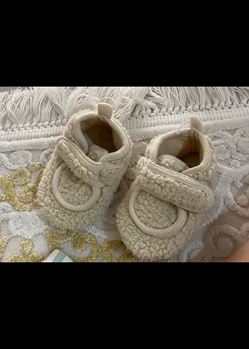 Beyaz Kürklü Ev Botu - Görsel 2