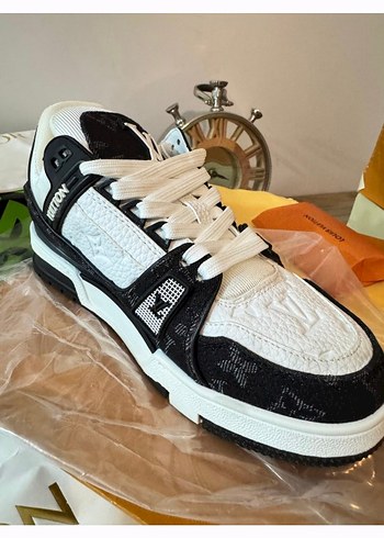 Louis Vuitton tek ebat