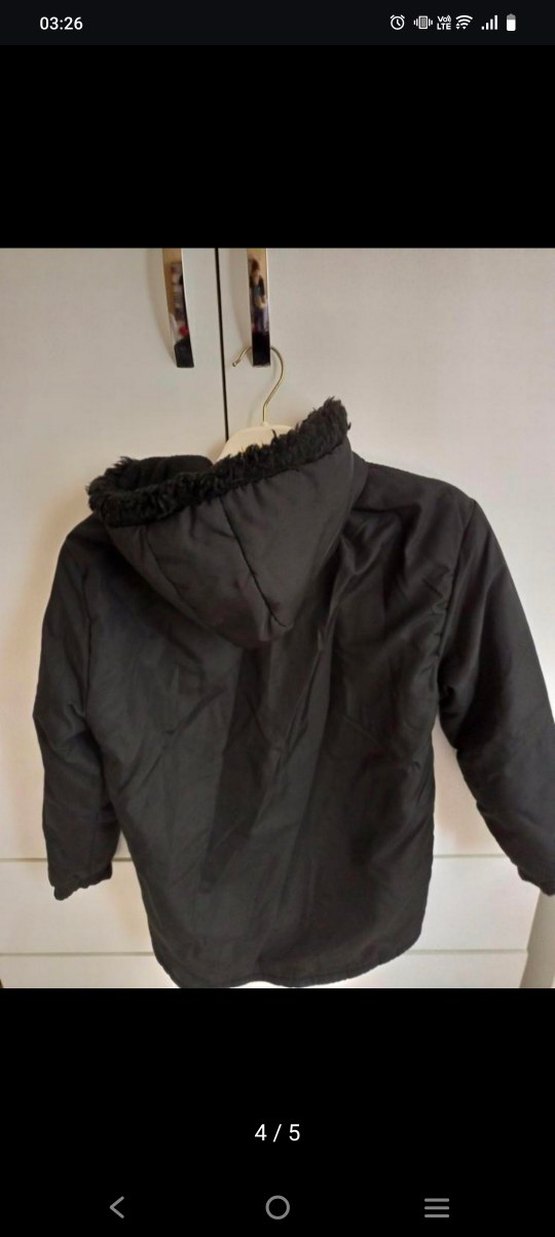 Kız Çocuk Siyah Kapüşonlu Nakışlı Mont - Görsel 5