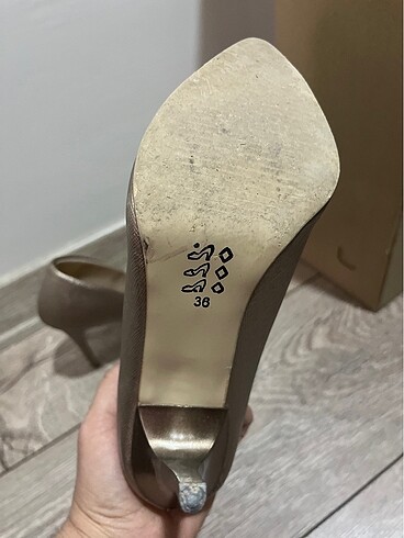 36 Beden altın Renk Stiletto