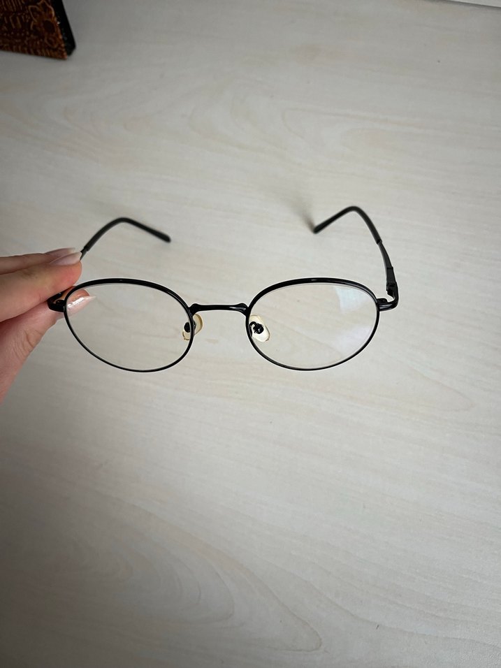 Guess Şeffaf Camlı Minimalist Kadın Gözlüğü - Görsel 5