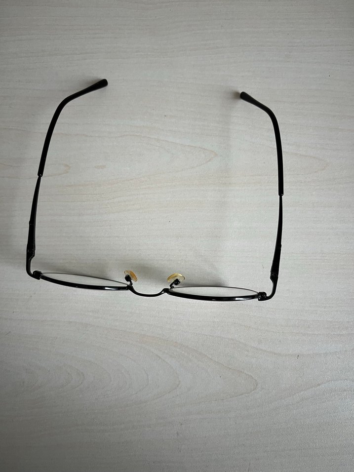 Guess Şeffaf Camlı Minimalist Kadın Gözlüğü - Görsel 4