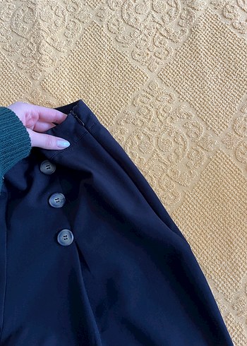 Zara Düğmeli siyah Midi Kadın Kumaş Pantolon - Görsel 3