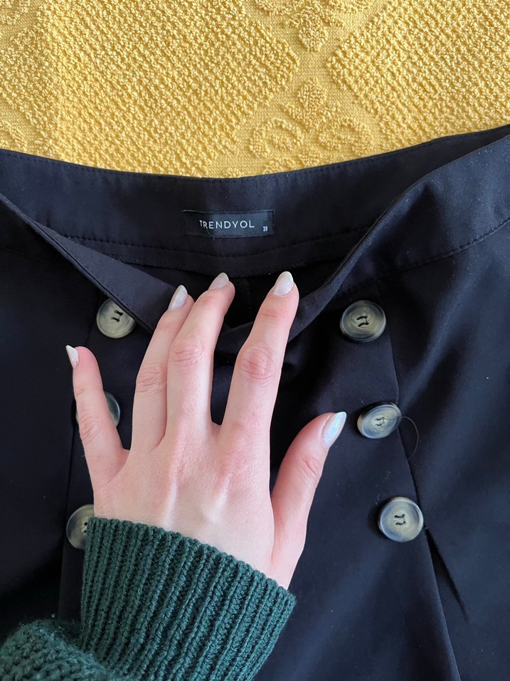 Zara Düğmeli siyah Midi Kadın Kumaş Pantolon - Görsel 4