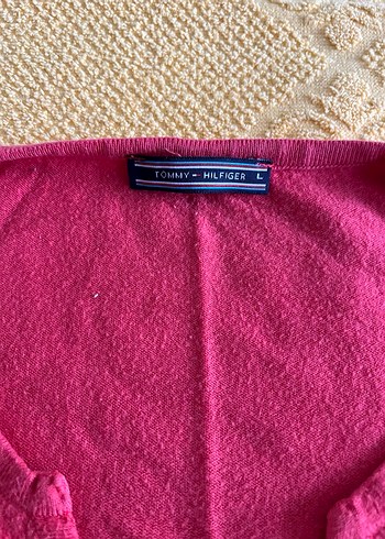 Kırmızı V Yakalı Çizgili Kadın Triko Tişört - Görsel 4