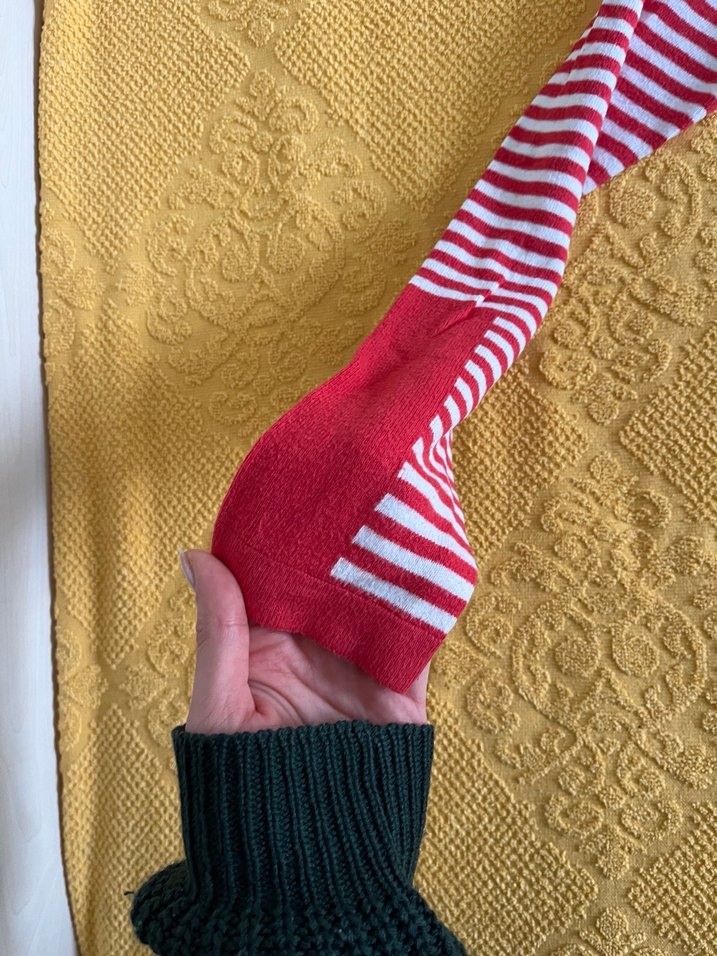 Kırmızı V Yakalı Çizgili Kadın Triko Tişört - Görsel 3