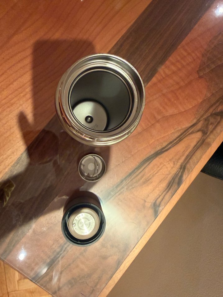 Parlak Altın Renkli Termosu - Görsel 3