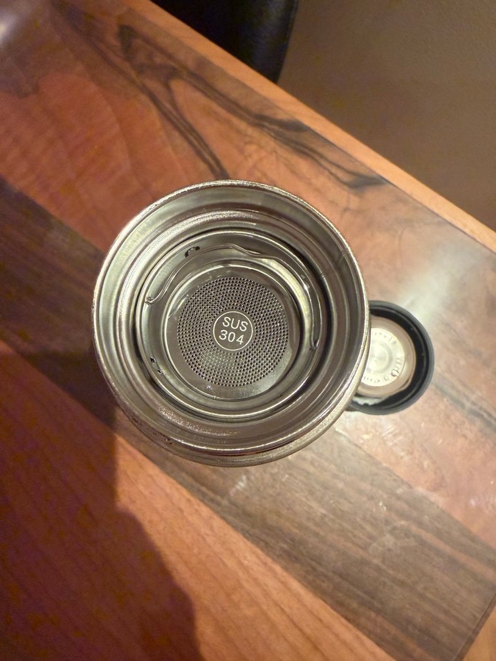 Parlak Altın Renkli Termosu - Görsel 2