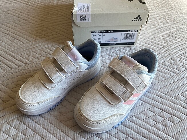 25 Beden beyaz Renk Adidas Tensaur spor ayakkabı 25.5 no