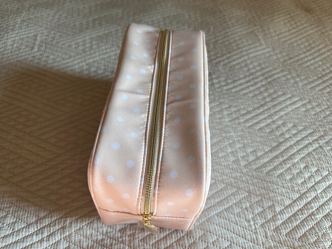Beden Estée Lauder makyaj çantası