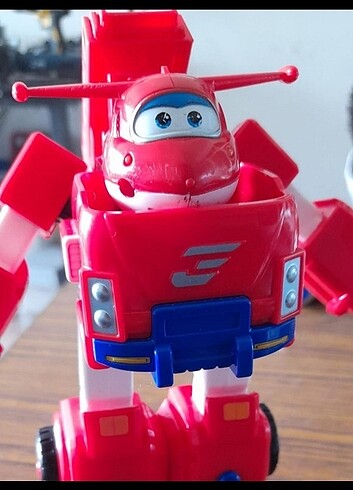 Harika kanatlar jetin robotu