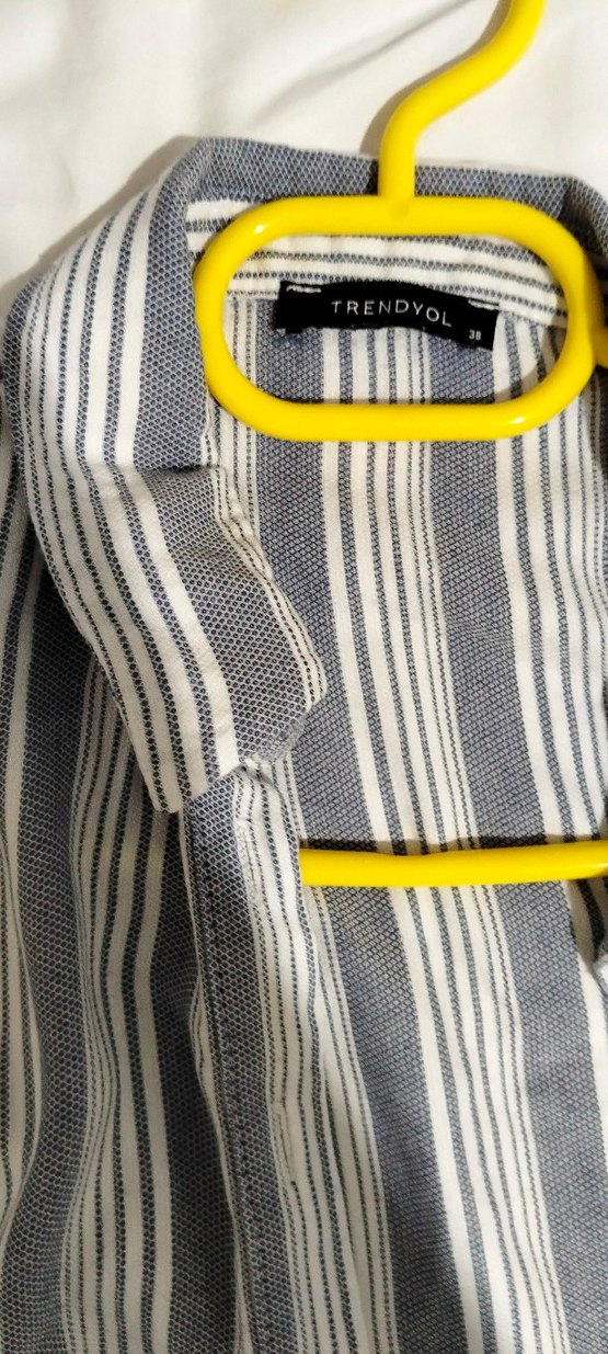 Gri Çizgili Düğmeli Kadın Gömlek - Görsel 3