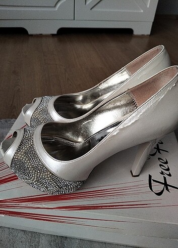 Topuklu ayakkabı - Görsel 2