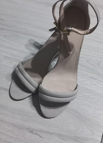 Yeni Stiletto