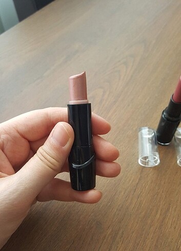 Wet n wild ruj E531 Breeze