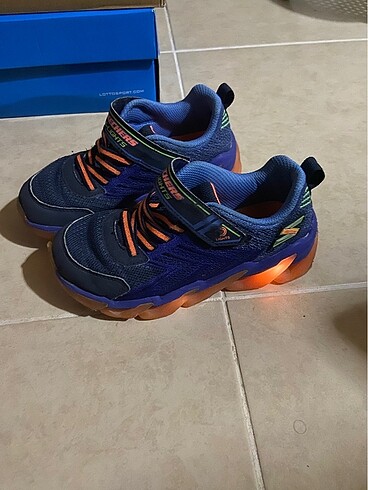 33 Beden mavi Renk Skechers erkek çocuk ayakkabı