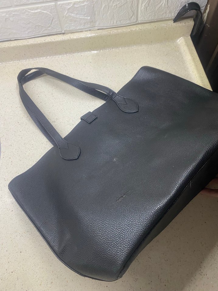 Siyah Parlak Deri Kadın Omuz Çantası - Görsel 3