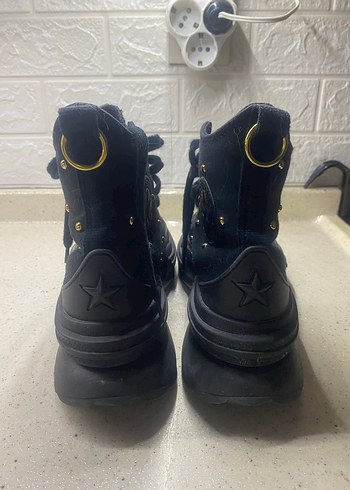 Converse Kadın Siyah Zımbalı Yüksek Taban Sneaker Spor Ayakkabı - Görsel 3