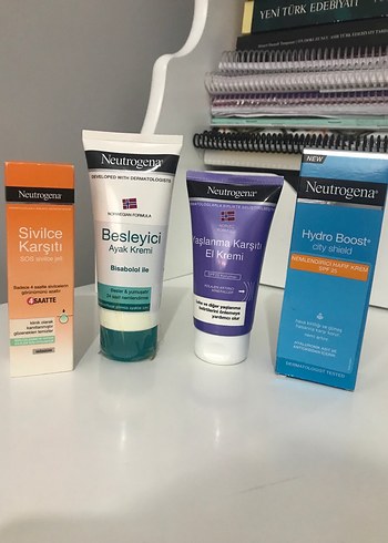 Neutrogena Vücut Bakım Seti: Sivilce, Ayak, El ve Yüz Kremi