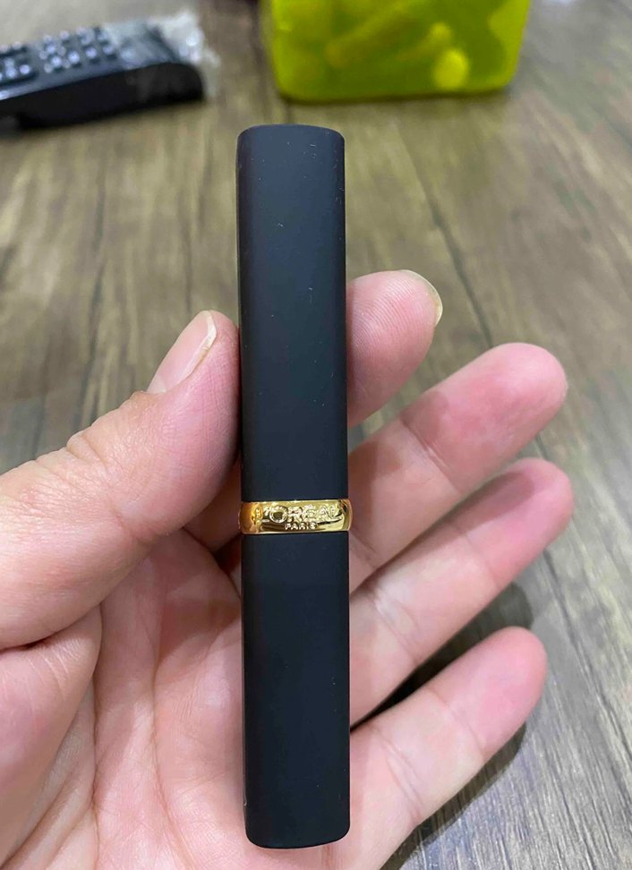 L'Oréal Color Riche 188 Rose Activist Bordo Ruj - Görsel 2