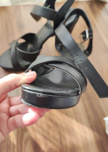 Kadın Siyah Parlak Platform Topuklu Sandalet - Görsel 3