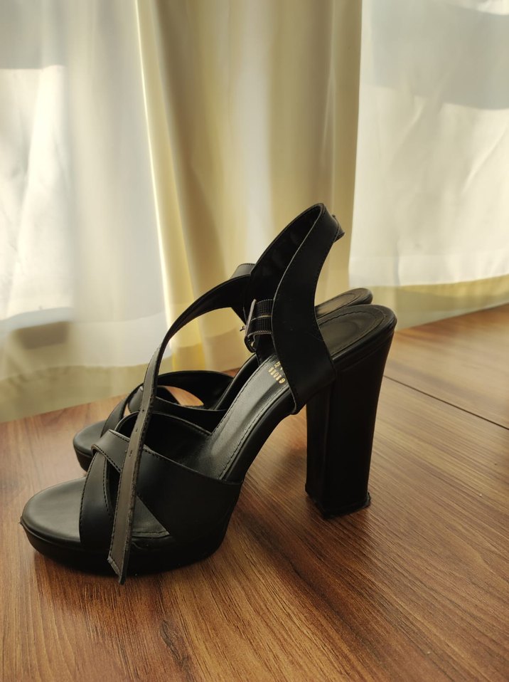 Kadın Siyah Parlak Platform Topuklu Sandalet - Görsel 2