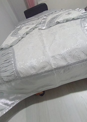 Gri Nakışlı Yatak Örtüsü Seti - Görsel 3