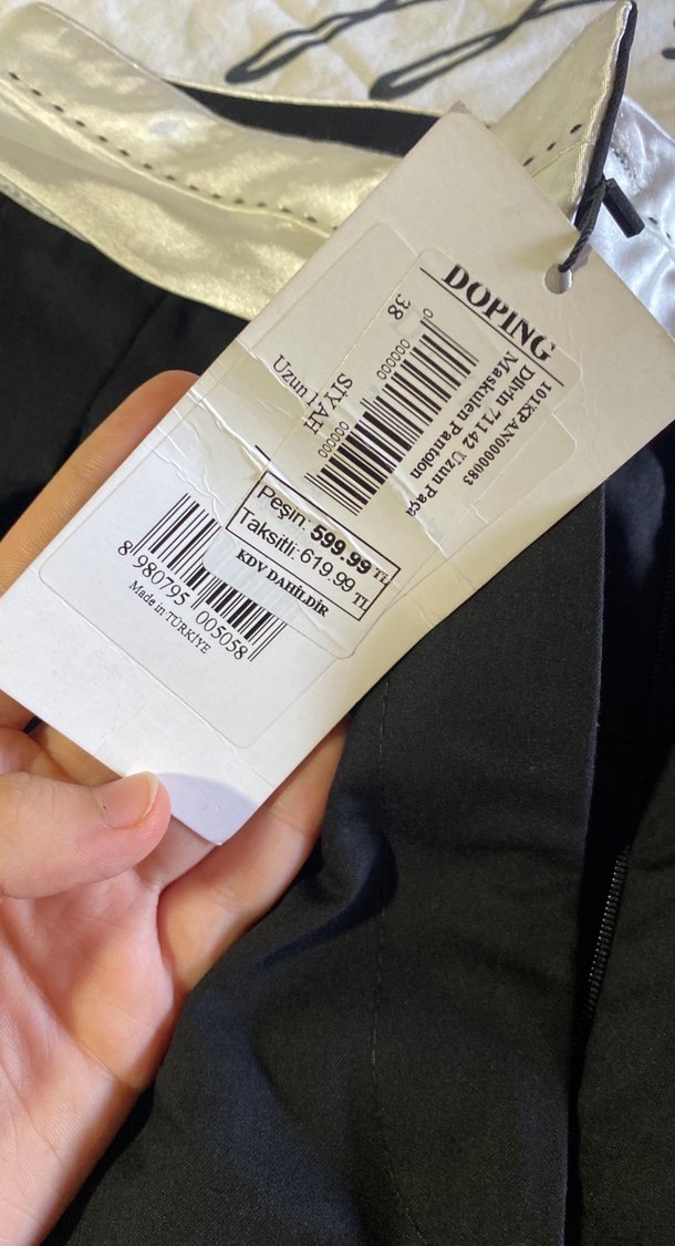 Kadın Siyah Pilili Rahat Kesim Kumaş Pantolon - Görsel 3