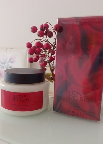Love Potion Kadın Parfümü 50 ml set fiyatı