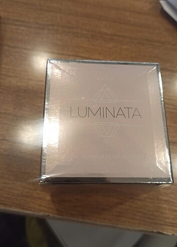 Avon luminat