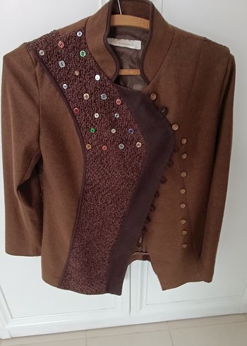 Düğmeli Nakışlı Kahverengi Kadın Midi ceket, tasarım - Görsel 4