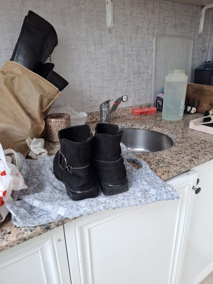 Siyah Süet Tokalı Blok Topuklu Bot - Görsel 2