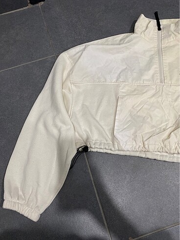 Bershka Crop kanguru