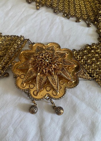 Zincir Detaylı Vintage Altın Broş gelin kemeri